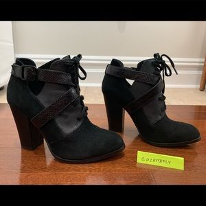 Gianni Bini Black Leather Lace Up Booties 7.5